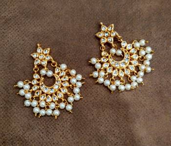 Soha White Pearl Earrings 1
