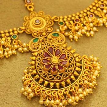 Multicolour Gold Plated Matt Finish Bridal Maang Tikka 2