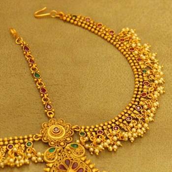 Multicolour Gold Plated Matt Finish Bridal Maang Tikka 3