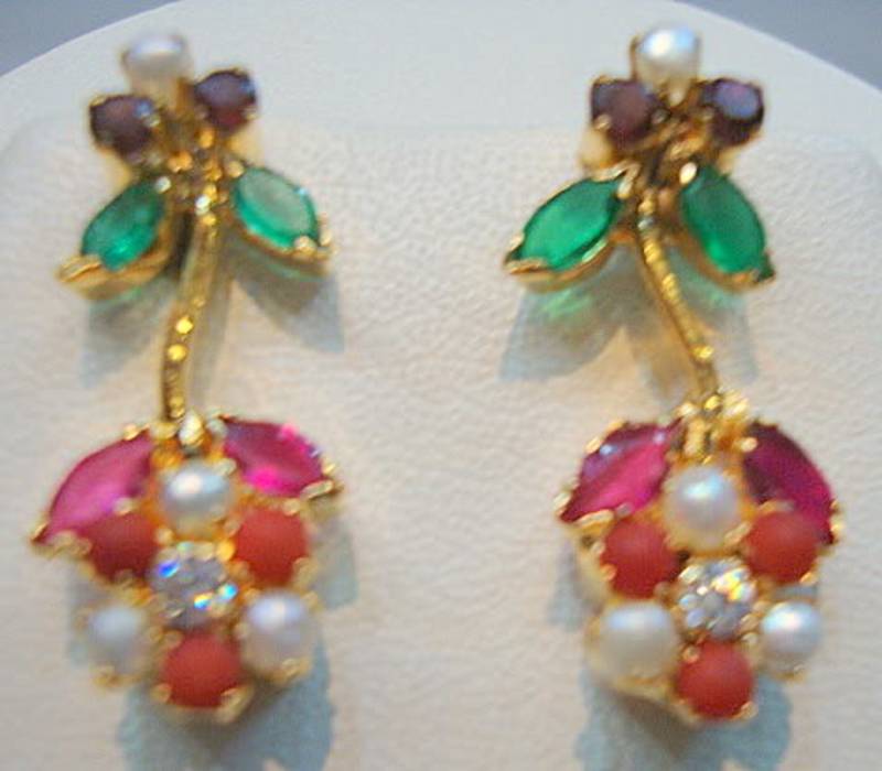 Lily Necklace Set With Earings (Navratna)