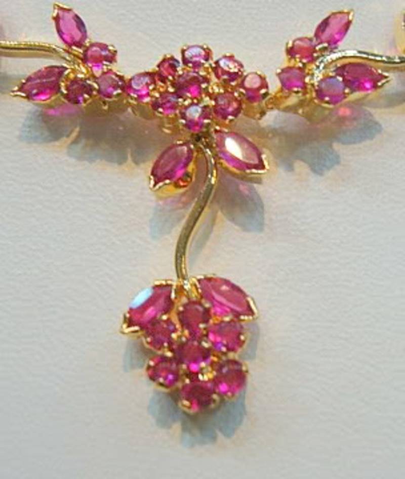 Lily Necklace Set With Earings (Ruby)