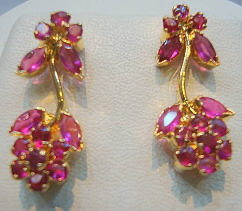Lily Necklace Set With Earings (Ruby)