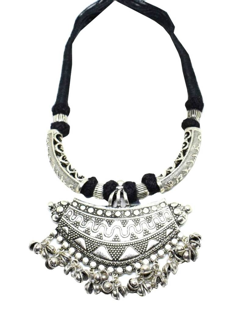 Giftpiper Threaded German Silver Necklace Hansuli Pattern Black
