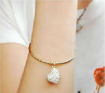 Morcrest Golden Heart Bracelet 1