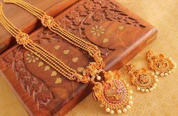 Awesome Matte Finish Semiprecious Ruby Lakshmi Short Haar Set 1