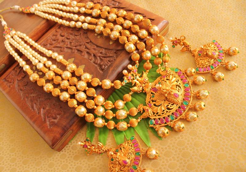 Beautiful Matte Finish Semiprecious Ruby Emerald Pearl Peacock Haar Set  Dj13109