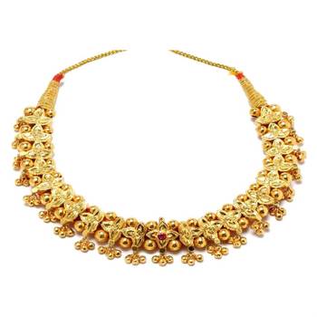 Kolhapuri Traditional Golden Copper Belpaan Tik Thushi With Earrings 2