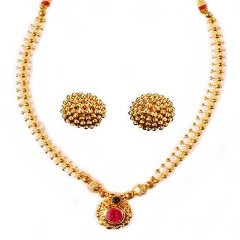 Kolhapuri Golden Moti Saaj Ghat Thushi Necklace With Earrings 1