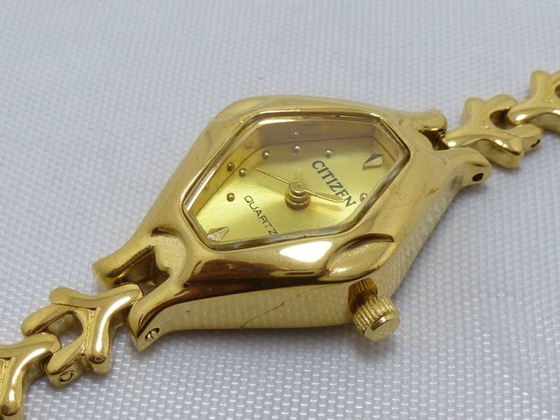 Montre Bracelet Citizen Quartz Vintage Pour Femme - Boîtier Et Bracelet Acier, Cadran Argenté - Années 90