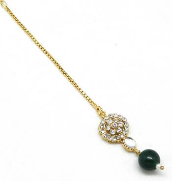 Cute Stylish Maang Tikka Decorated With Crystal  And  Kundan 1
