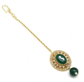 Sober Maang Tikka Decorated With Crystal 3