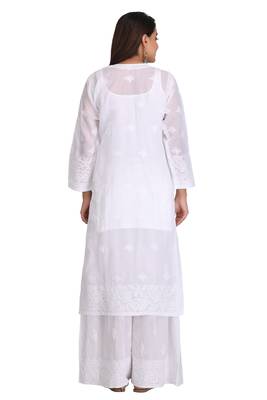 White Embroidered Cotton Chikankari Kurti 2