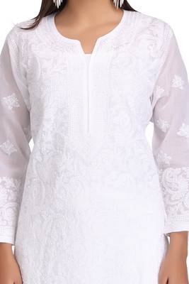 White Embroidered Cotton Chikankari Kurti 4