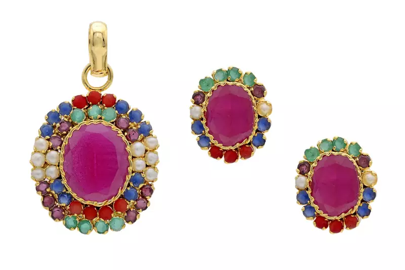 BEAUTIFUL COLOUR STONE STUDDED PENDANT SET