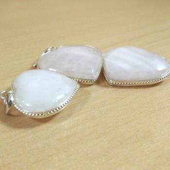 Rose Quartz Heart Pendant Natural Gem Original  Chakra Balancing 2