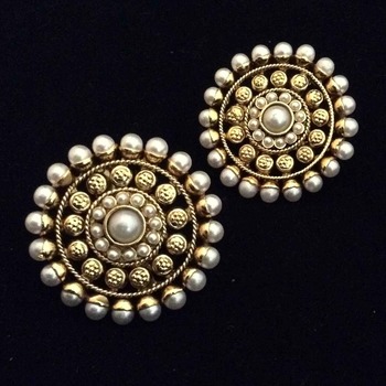Beautiful Flower Pearl Stud Earring Ethnic India Traditional Beautiful Flower Pearl Stud Earring Ethnic India Traditional Jewellery