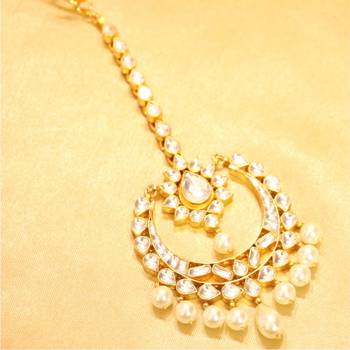Beautiful Pear Shaped Kundan Pearl Maang Tikka 1