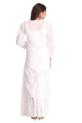 White Embroidered Cotton Chikankari Kurti 2