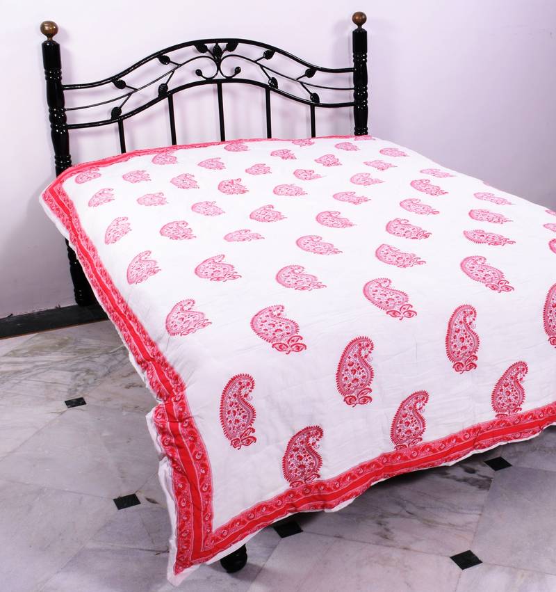 100 cotton white pink paisley print quilt with cotton filling. Miyan