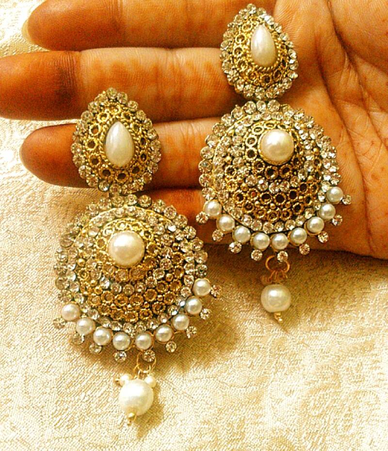Designer Stylish White Pearl Copper Alloy Earrings For Wedding Designer Stylish White Pearl Copper Alloy Earrings For Wedding Party