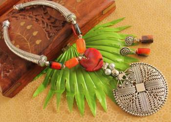 Beautiful Handmade Silver Pendant Necklace Set 1