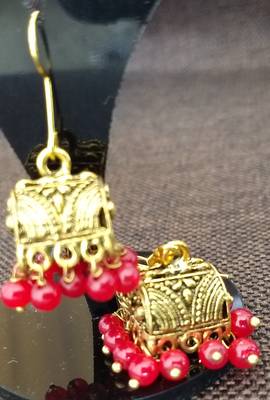 Red pearl earrings 1
