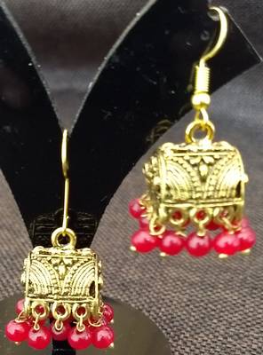 Red pearl earrings 2