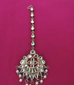 Elegant maang tikka
