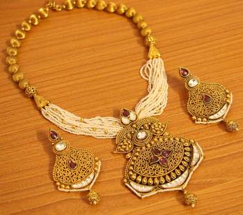 Kundan Polki Gold Look Antique Fine Necklace Set 1