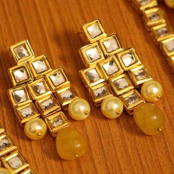 Kundan Meenakari Pearl  And  Yellow Onyx Necklace Set 2