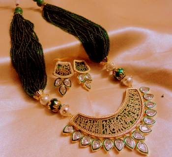 Kundan Thewa Green Necklace 2