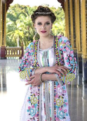 Moroccan Style Long Sleeve White Color Wedding Kaftan With Rose And Stone Work 3