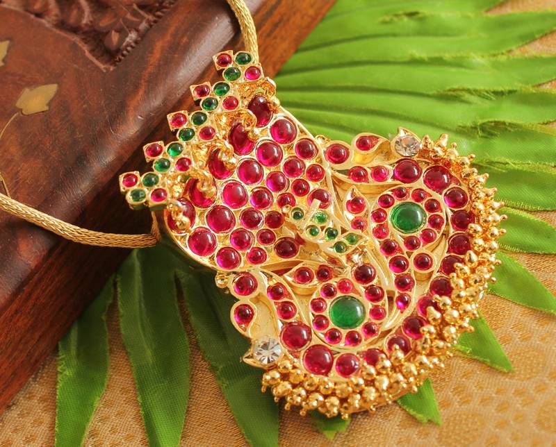 Beautiful Gold Finish Real Kemp Stone Nagapadam Necklace Set