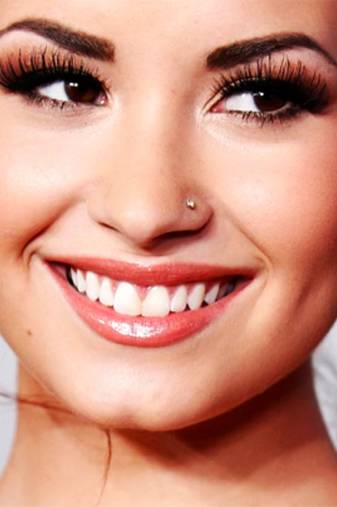 Diamond Stone Elegant Look Designer Nose Pin