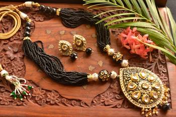 Grand Kundan Stone Big Pendant Agate Stone Necklace Set 4
