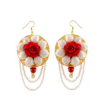 Pearl Necklace With Handcrafted Flower Pendant 5