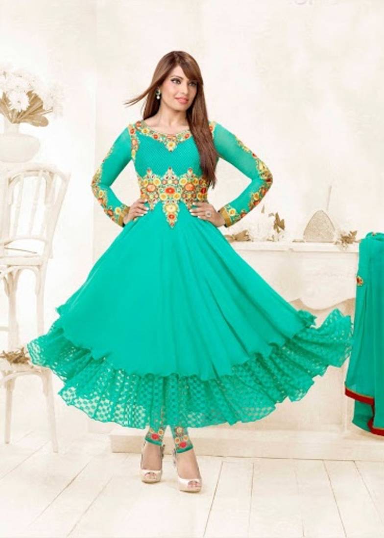 Designer narkali style attire by bipasha basu