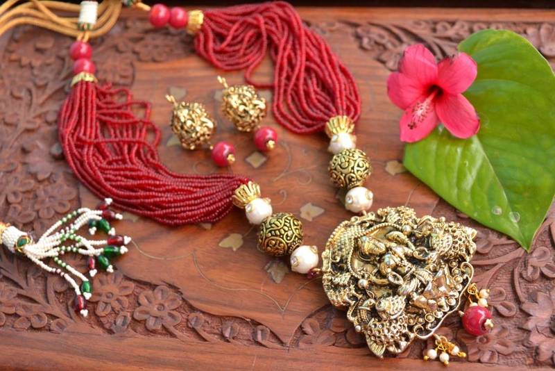 Grand Kundan Temple Jewellery with pearl & semi-precious stone Grand gold plated Necklace Set