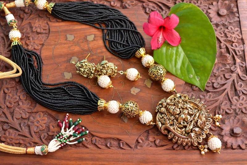 Grand Kundan Temple Jewellery with pearl & semi-precious stone Grand gold plated Necklace Set