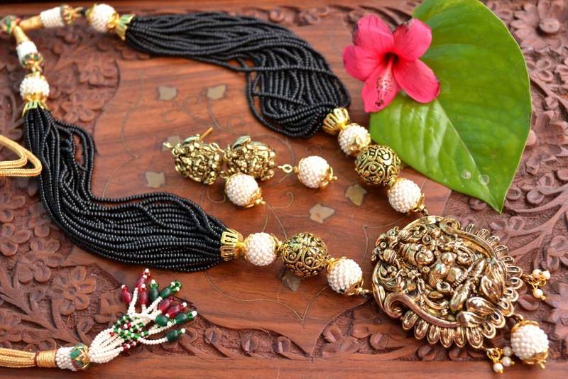 Grand Kundan Temple Jewellery with pearl & semi-precious stone Grand gold plated Necklace Set