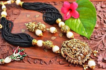 Grand Kundan Temple Jewellery with pearl & semi-precious stone Grand gold plated Necklace Set 4