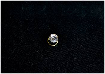 7 Diamond Designer Floral Nose Pin 2