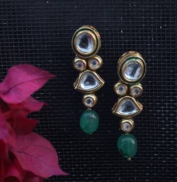Kundan Studs With Green Oynx 1