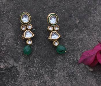 Kundan Studs With Green Oynx 2