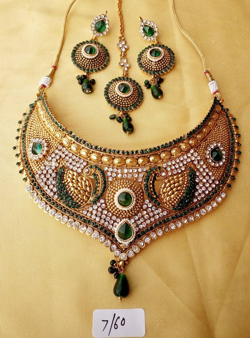 Green traditional indian bollywood piece polki necklace set