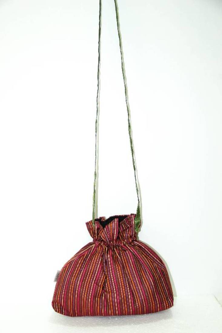Dark Red Threaded Multiple Strips Side Cling
