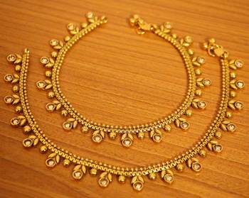 Gold Look Polki Studdded Leaf Pattern Anklets 1