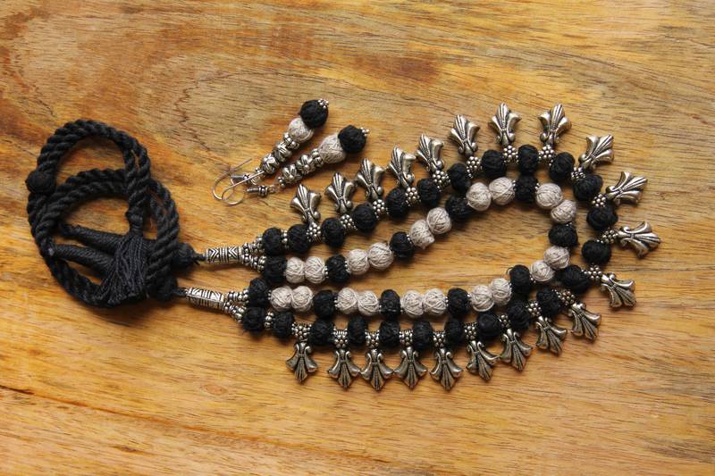Multi layer thread wrapped beads necklace