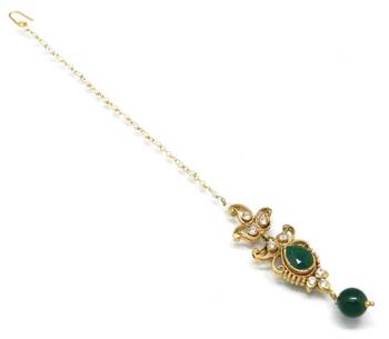 Leaf Style Maang Tikka Decorated With Crystal 1