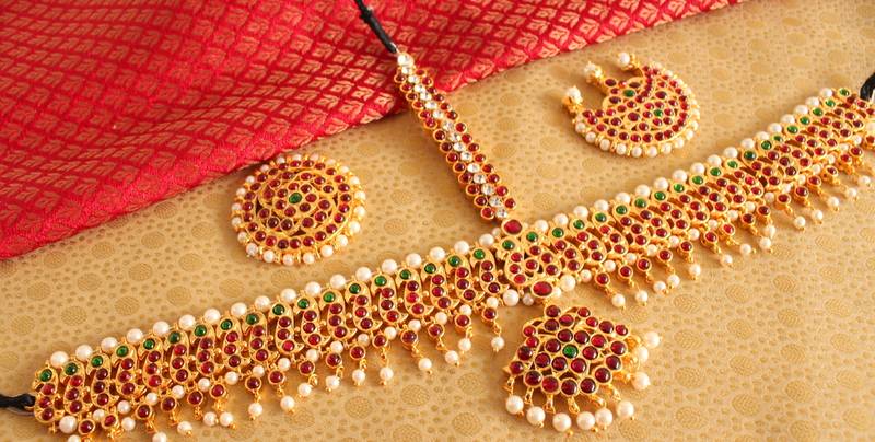 Beautiful Gold Plated Kemp Green Bridal Maang Tikka 